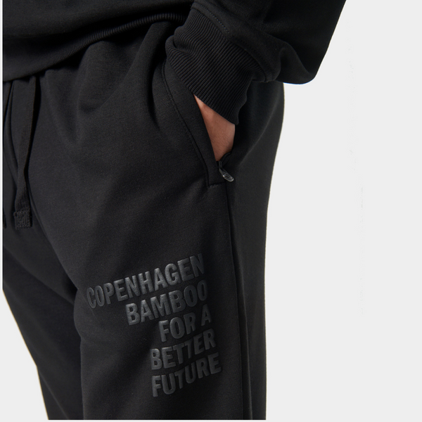 Schwarze Bambus-Sweatpants mit Logo