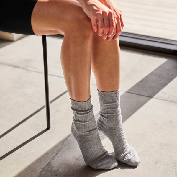Hellgraue Socken aus Bambus