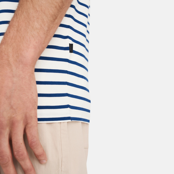 Marineblau/weiß gestreiftes Bambus-T-Shirt mit Rundhalsausschnitt