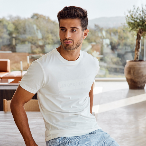 Weißes Bambus-T-Shirt mit Logo