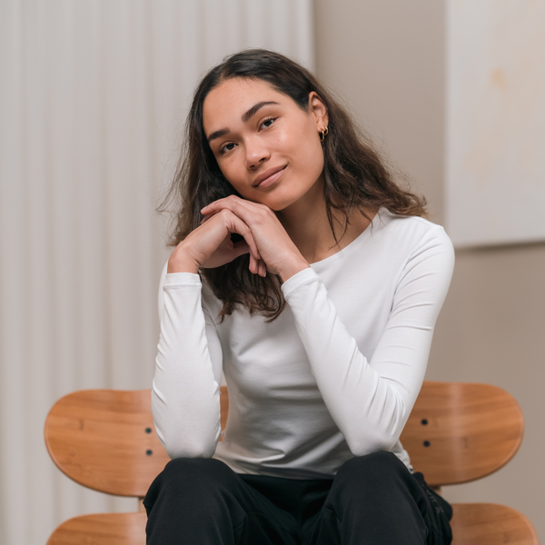 Weißes langärmeliges Bambus-T-Shirt