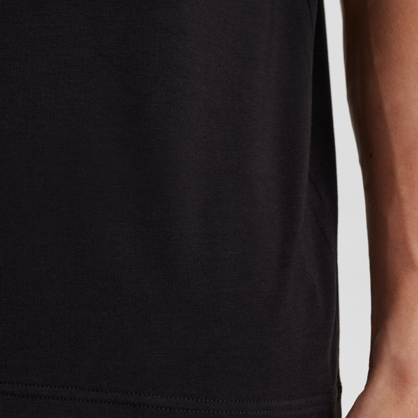 Schwarzes Bambus-T-Shirt mit Rundhalsausschnitt und Raglanärmeln