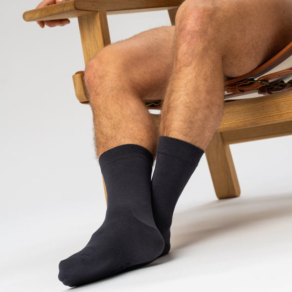 10 Paar dunkelgraue Socken aus Bambus