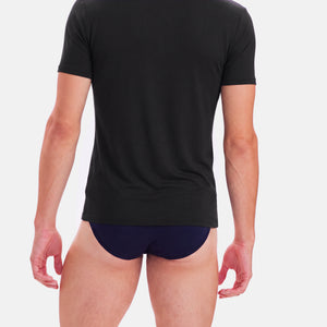 2 pak sort slim fit bambus T-shirt fra Lindbergh – model bagfra