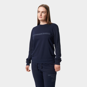 Blå bambus sweatshirt med logo fra Copenhagen Bamboo