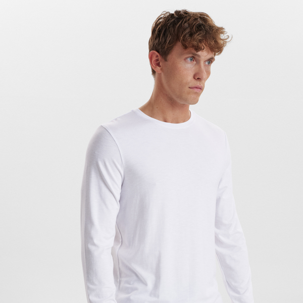 Weißes Bambus-T-Shirt mit Rundhalsausschnitt und langen Ärmeln