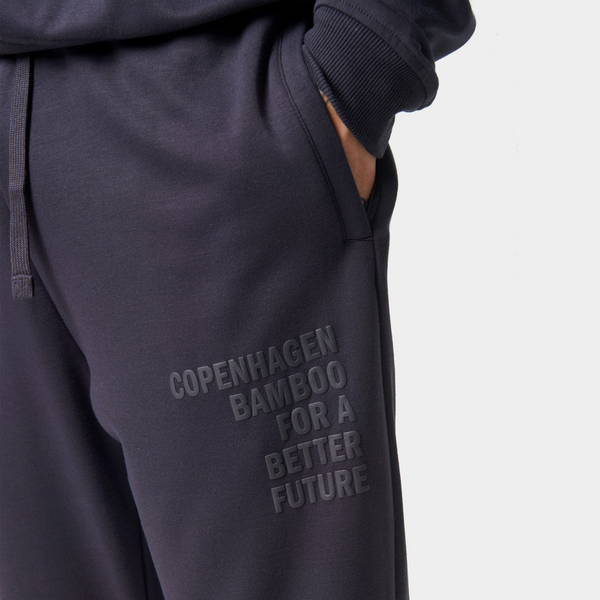 Dunkelgraue Bambus-Sweatpants mit Logo