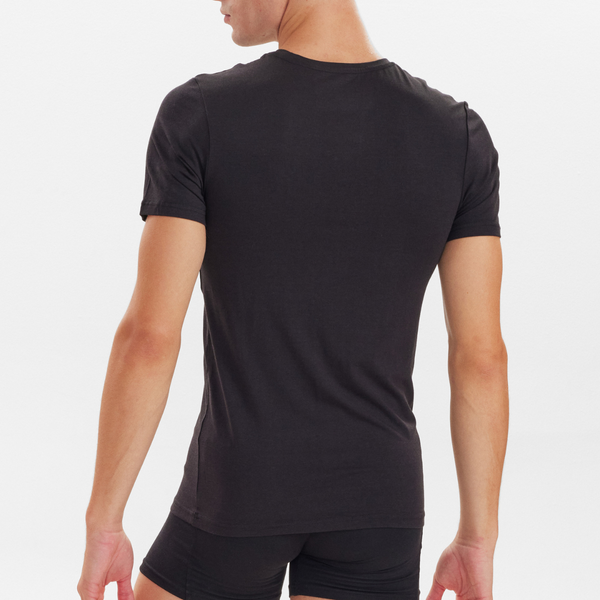 2 schwarzes schmal geschnittenes T-Shirt mit Rundhalsausschnitt aus Bambus