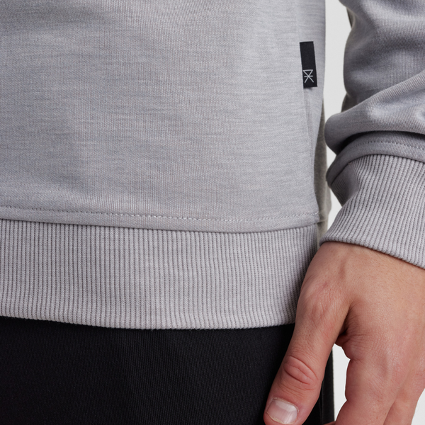 Hellgraues Bambus-Sweatshirt mit Abzeichen
