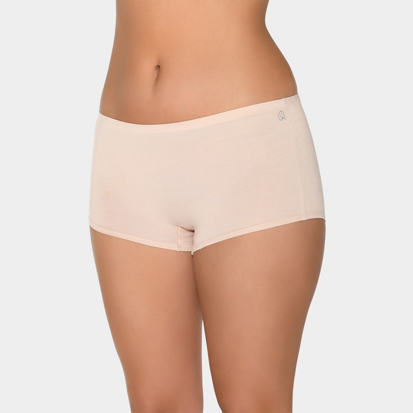 Nackte Hotpants aus Bambus