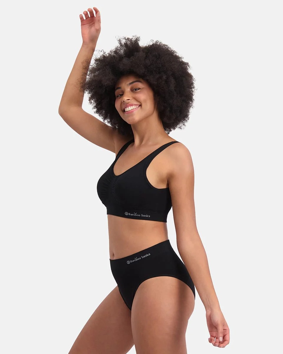 Model in Bambusunterwäsche